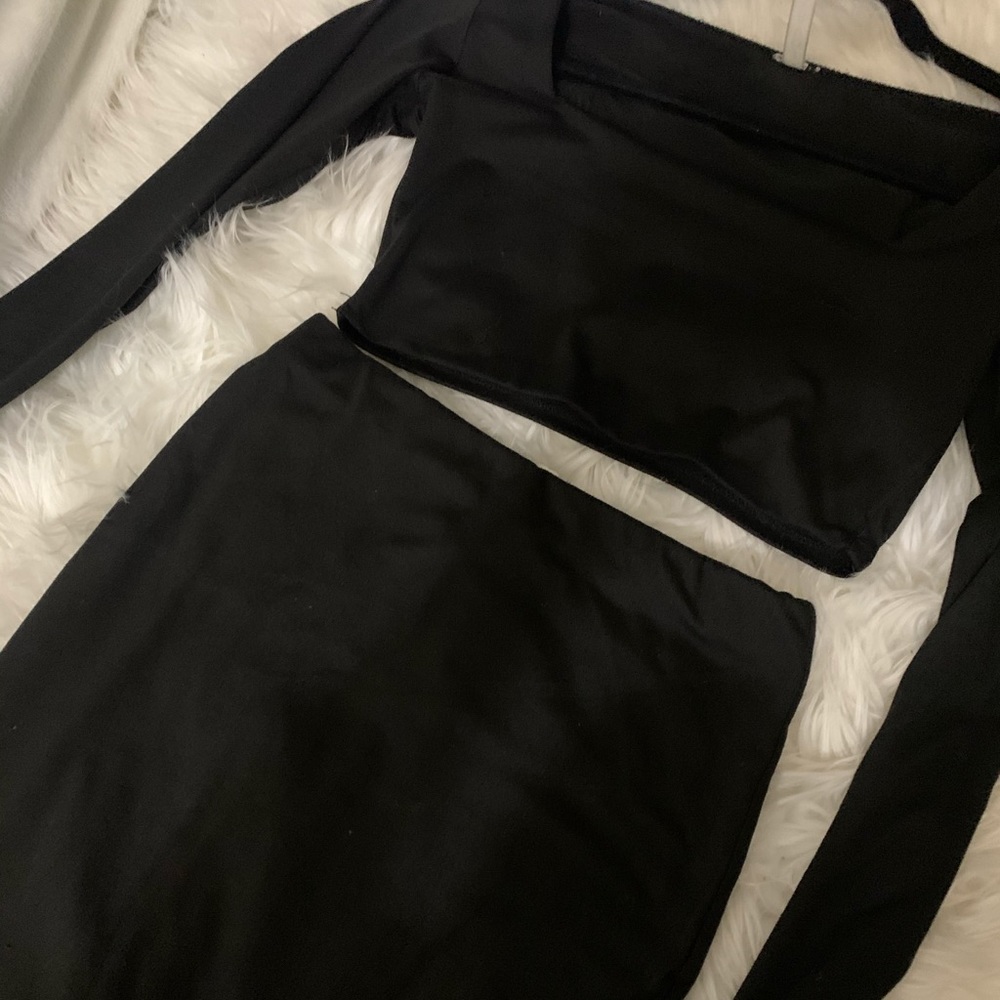 Black skirt set